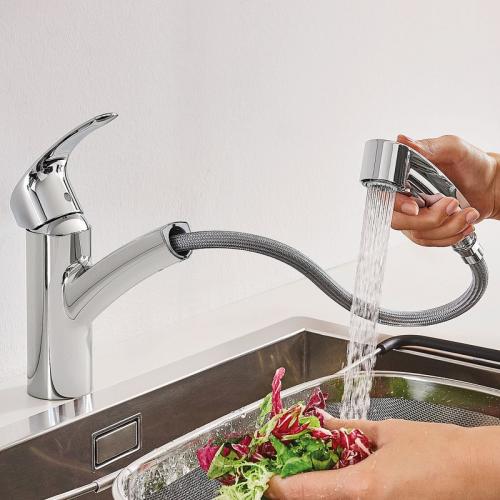 Eurosmart Single - Lever Sink Mixer, Pullout